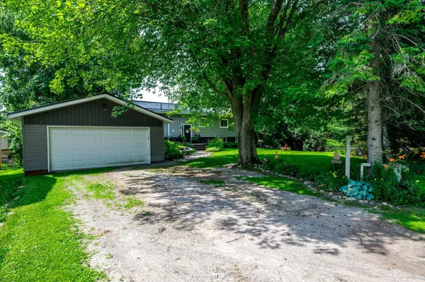 Smith-ennismore-lakefield, ON K0L 1T0,1169 Roger PL