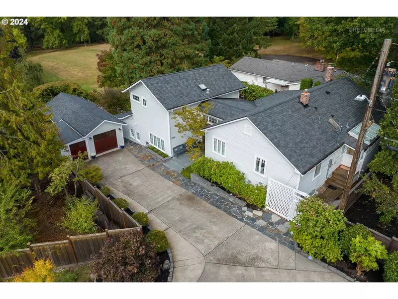 5207 SW DOSCH (on 33rd) RD, Portland, OR 97239