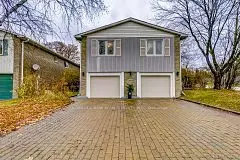 Newmarket, ON L3Y 5A1,643 Irwin CRES