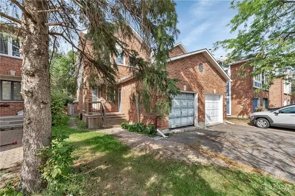 Ottawa, ON K1T 3N6,14 ASHPARK CRES