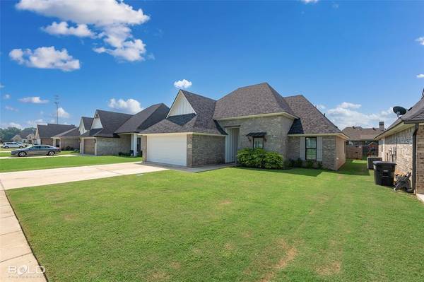 Benton, LA 71006,330 Newport Lane