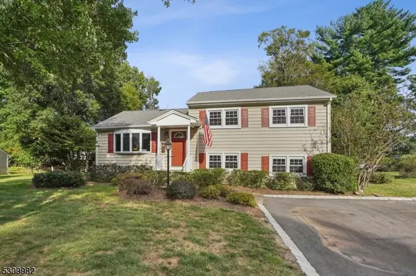 42 Circle Rd, Florham Park Boro, NJ 07932