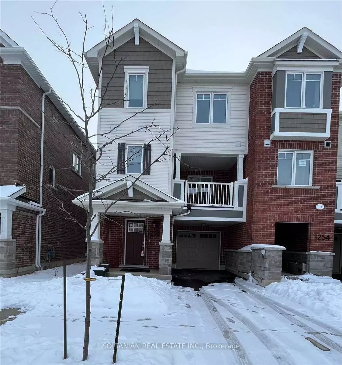 Milton, ON L9E 1S3,1256 Wintergreen PL