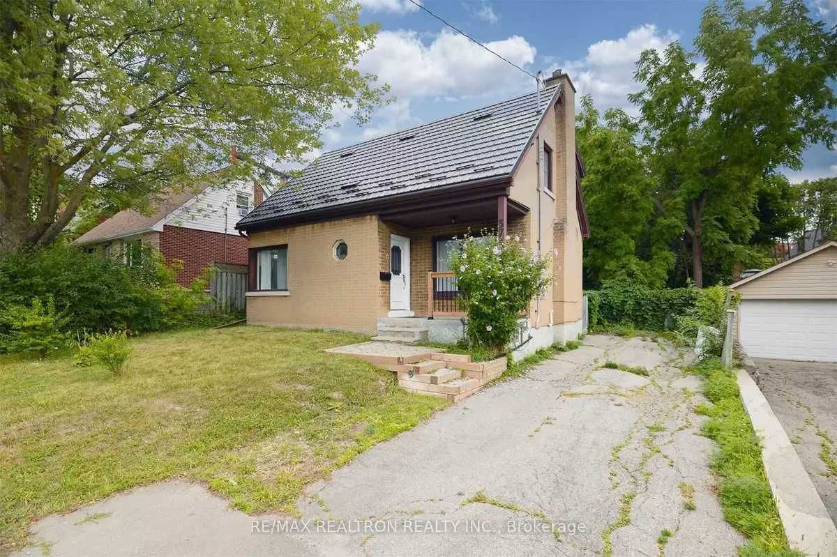 Kitchener, ON N2H 1G5,374 Weber ST E