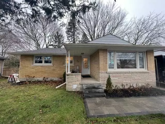 Kitchener, ON N2M 1R1,46 Admiral RD #Upper