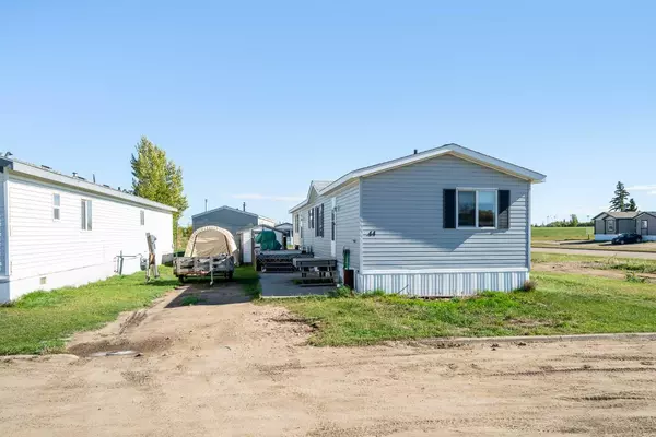 Lloydminster, SK S9V 1C8,4302 49 ST #44