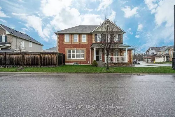 Pickering, ON L1X 0A8,1815 Liatris DR