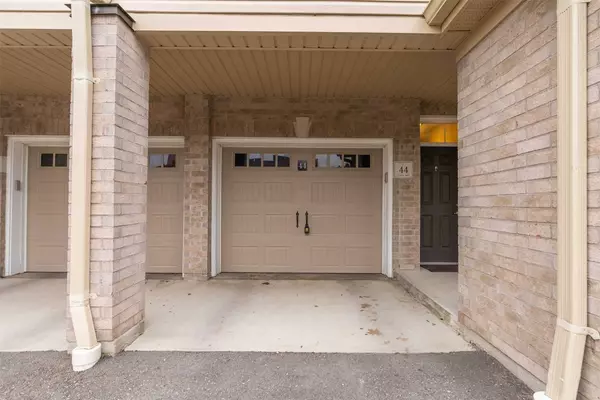 Clarington, ON L1E 0J6,1430 Gord Vinson AVE #44