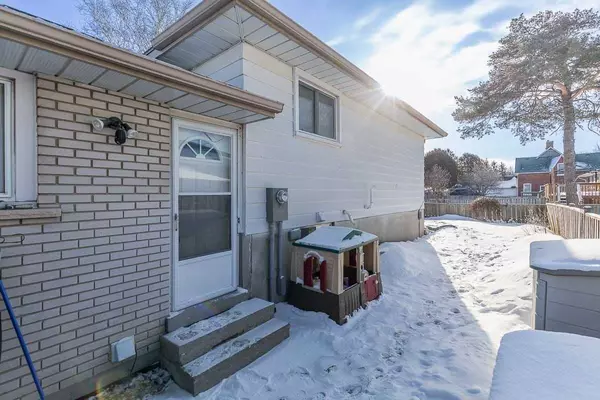 Simcoe, ON L4M 2T8,169A Rose ST #Lower