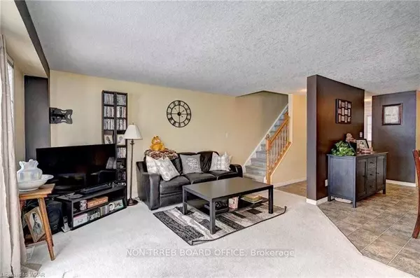 Kitchener, ON N2E 4J5,213 Red Clover CT