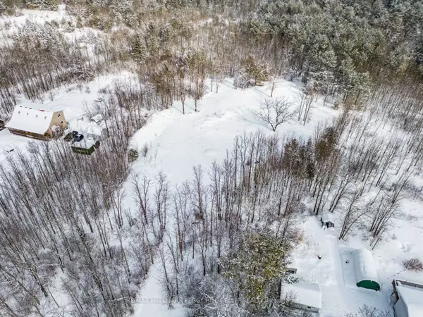 Georgian Bay, ON L0K 1S0,692 Honey Harbour RD