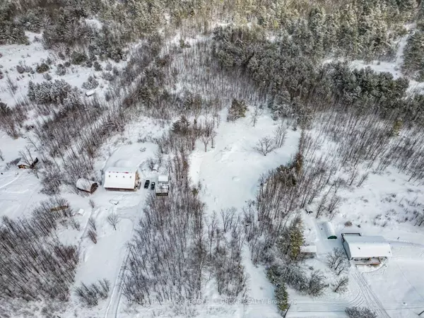 Georgian Bay, ON L0K 1S0,692 Honey Harbour RD