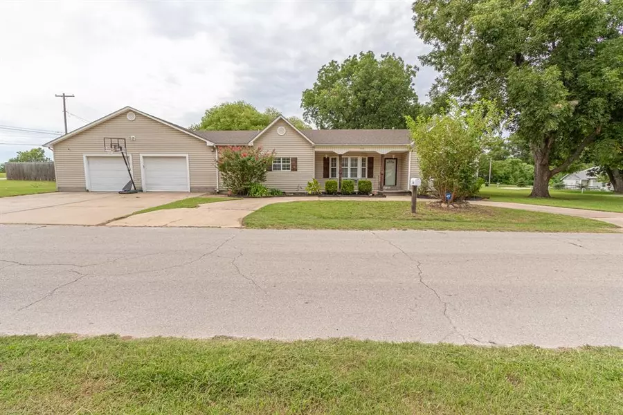 229 N 6th Avenue, Purcell, OK 73080