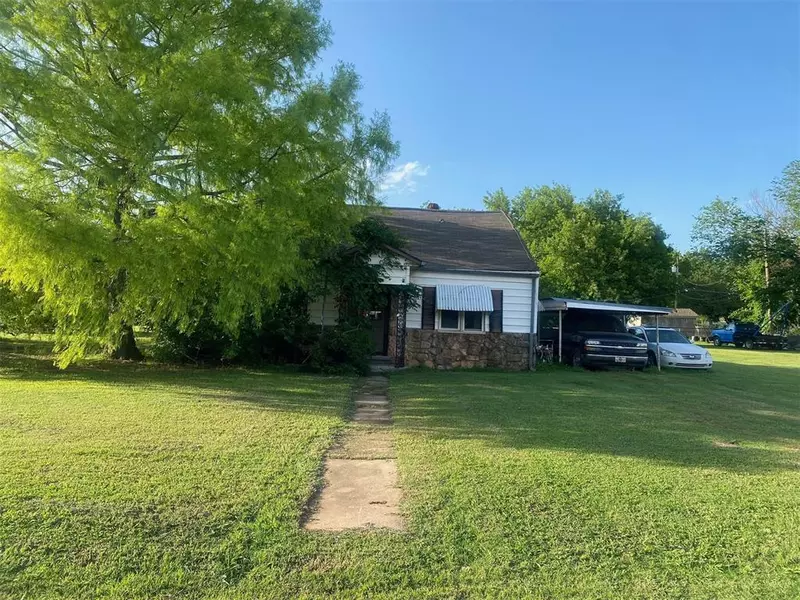 610 W Apache Street, Lindsay, OK 73052