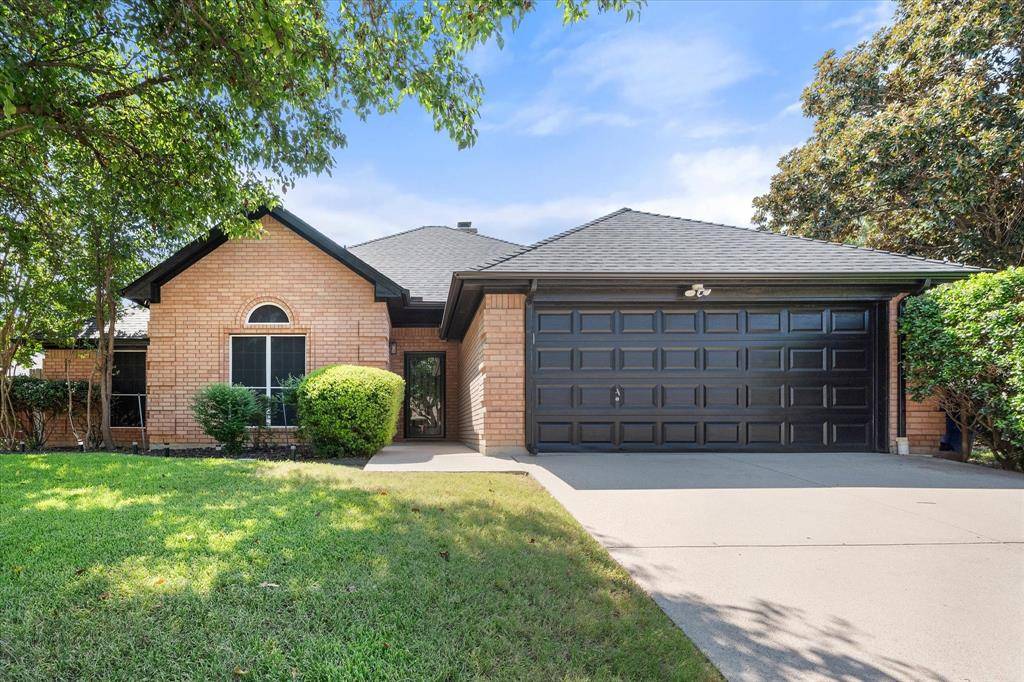 804 Twin Creek Drive,  Mansfield,  TX 76063