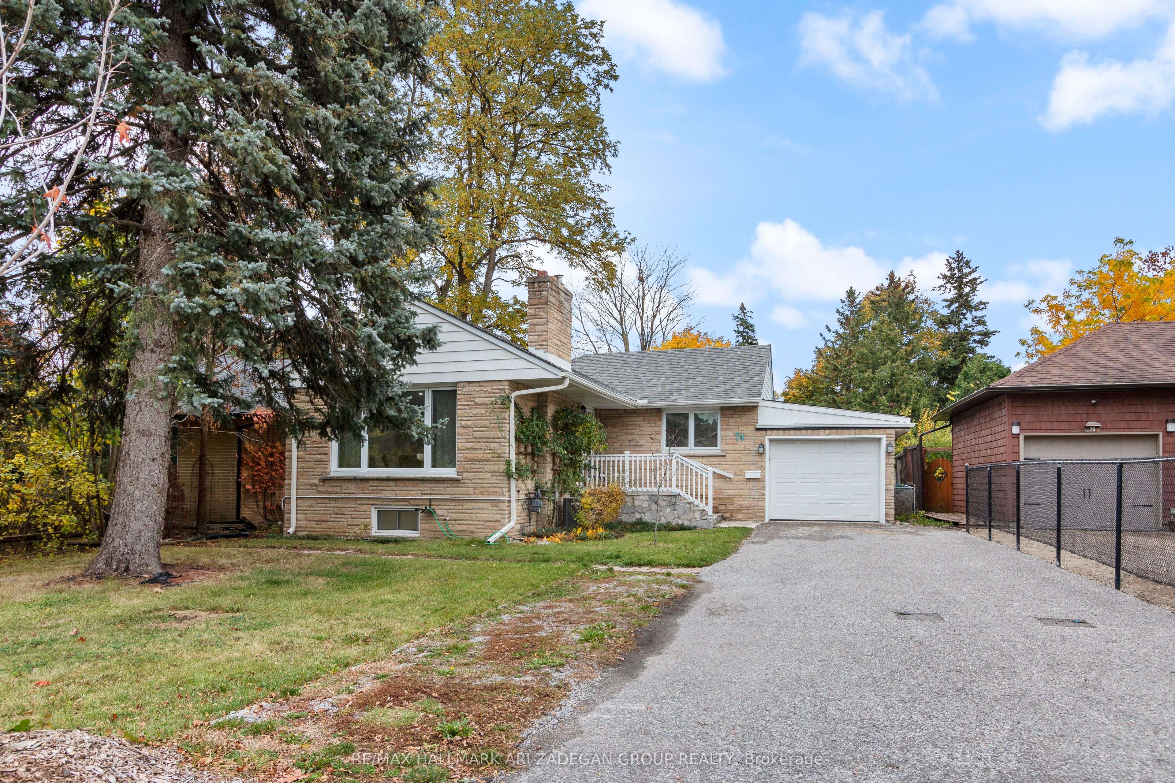 Richmond Hill, ON L4C 2R2,74 Crosby AVE