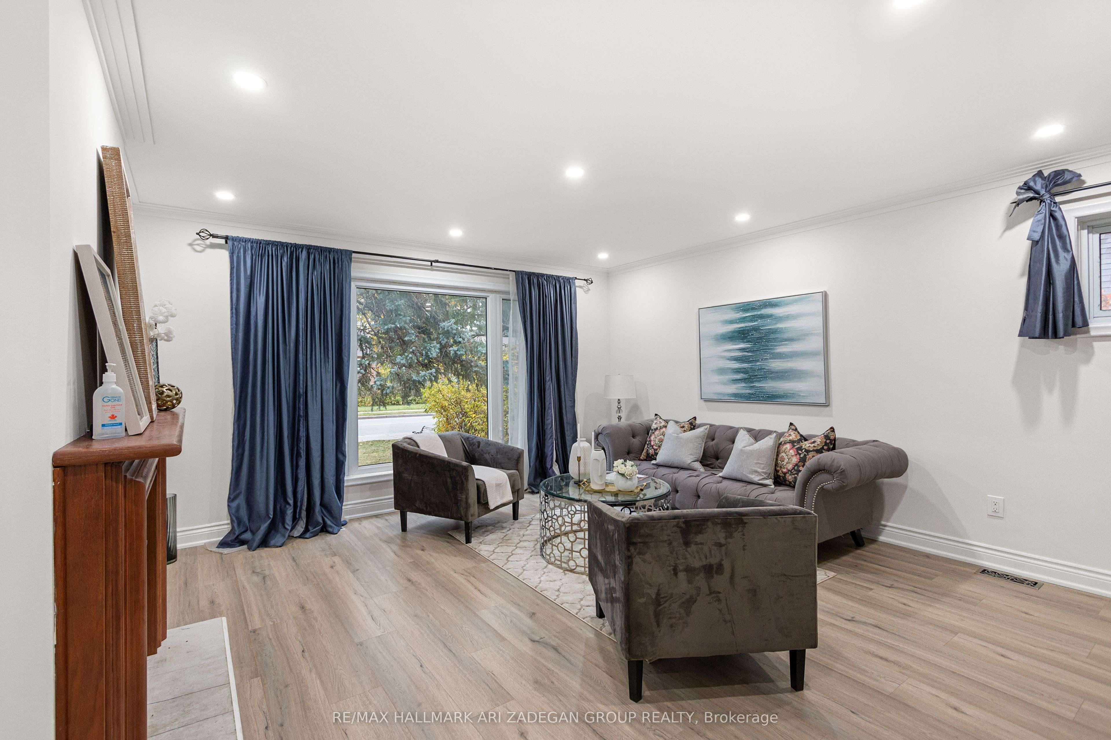 Richmond Hill, ON L4C 2R2,74 Crosby AVE