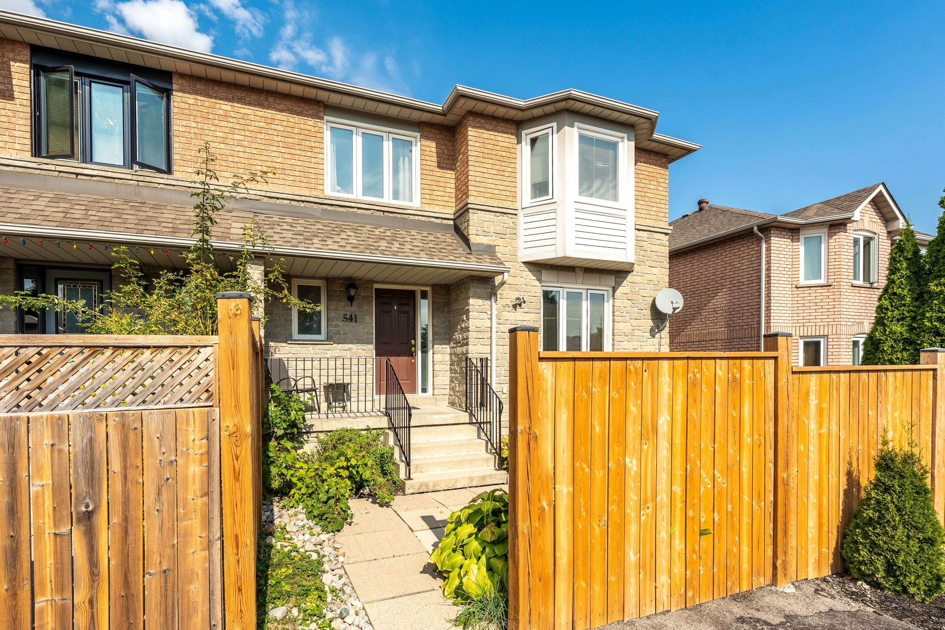 Newmarket, ON L3X 2A5,541 Walpole CRES