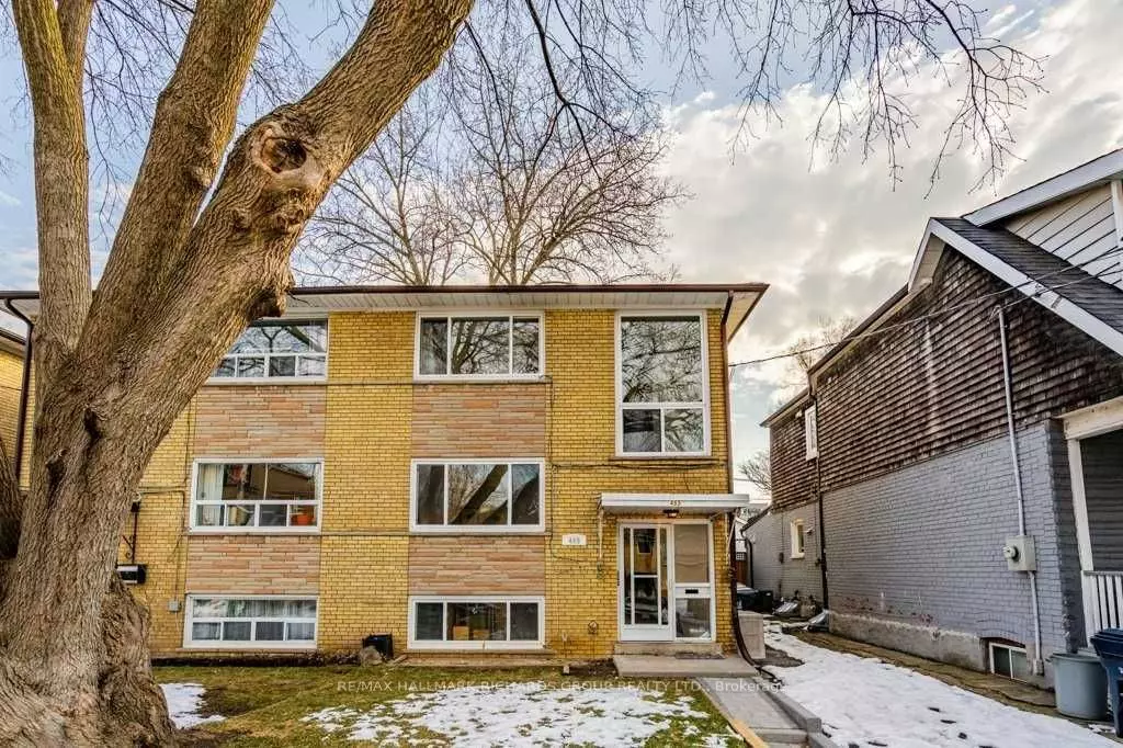 Toronto E01, ON M4L 2Z3,465 Ashdale AVE