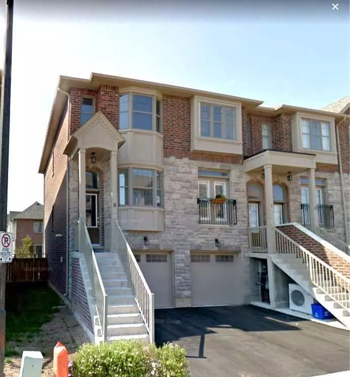 Oakville, ON L6M 0L3,2410 Woodstock TRL #8