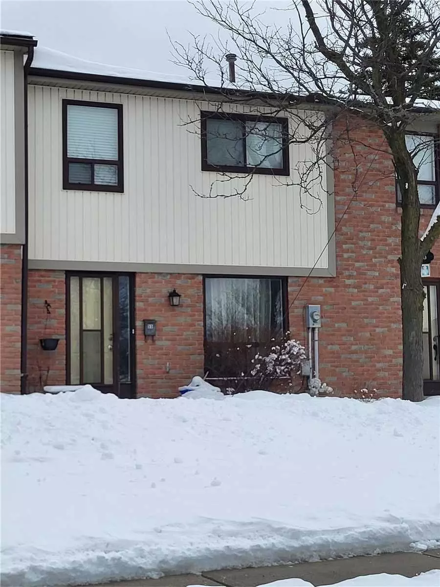 Brampton, ON L6S 3M2,55 Mcmullen CRES #55