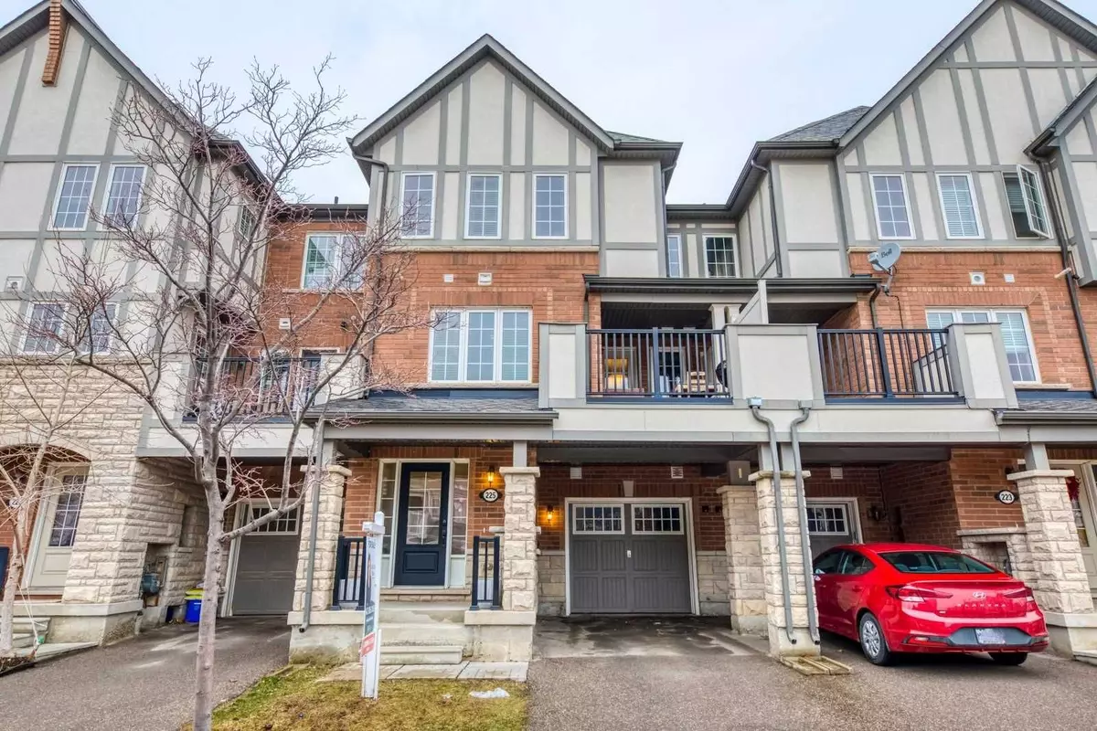 Oakville, ON L6M 0V1,225 Betsy DR