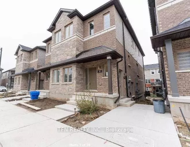 Kitchener, ON N2R 1R4,205 West Oak TRL #29