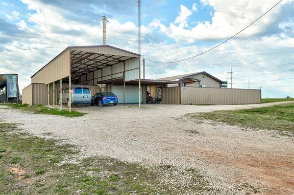 11050 Harvest Road, Perry, OK 73077