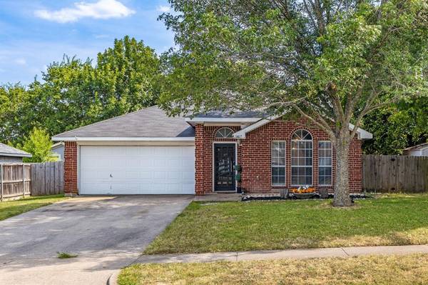 1107 Castleman Drive,  Cedar Hill,  TX 75104