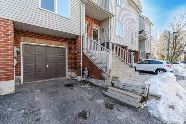 Pickering, ON L1V 7B5,1865 Kingston RD #88