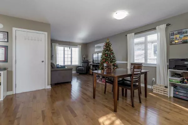 Barrie, ON L4M 6Y3,39 Monique CRES #Upper