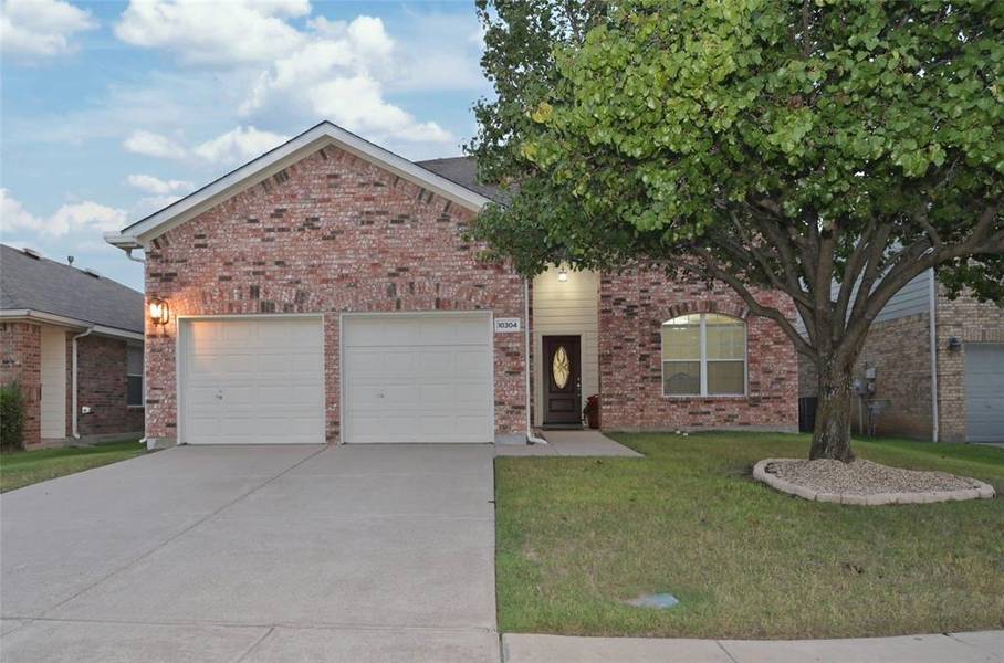 10304 Lake Park Drive, Fort Worth, TX 76053