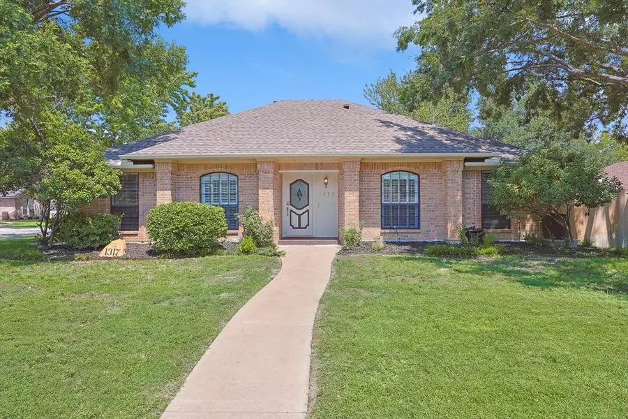 1317 Cambridge Lane, Denton, TX 76209