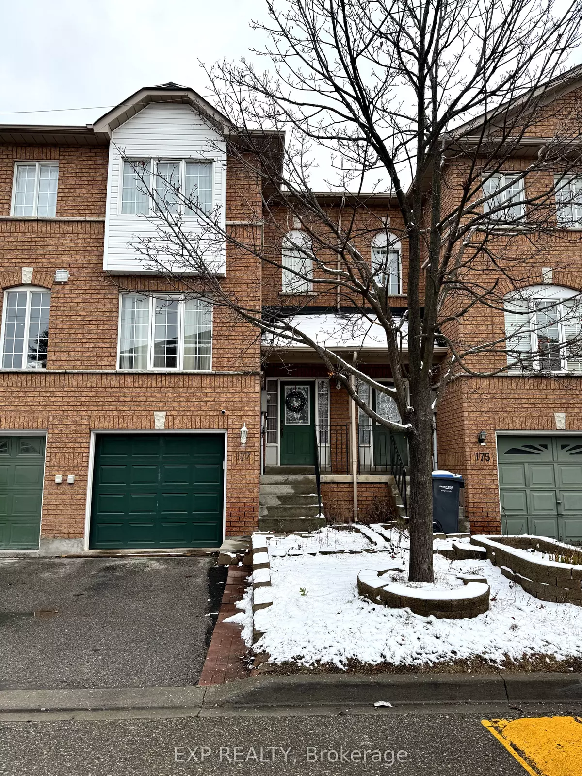 Brampton, ON L6V 4M2,65 Brickyard WAY #177