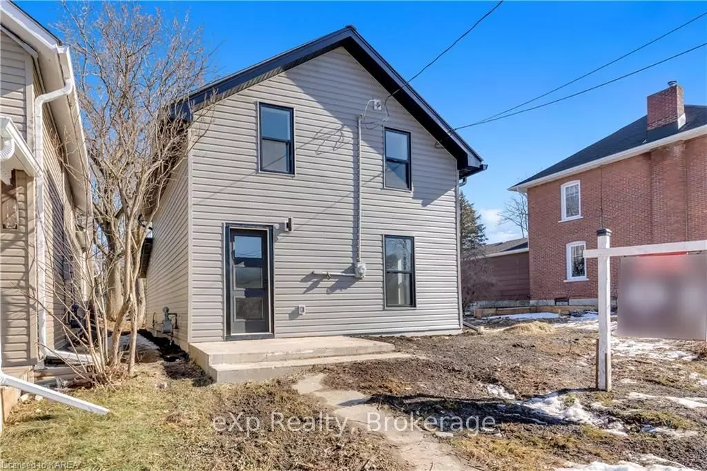 Greater Napanee, ON K7R 3J3,39 PEARL ST