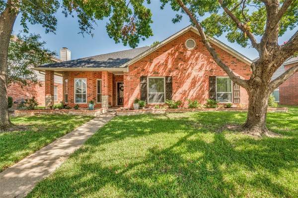 1033 Monarch Drive, Lewisville, TX 75067