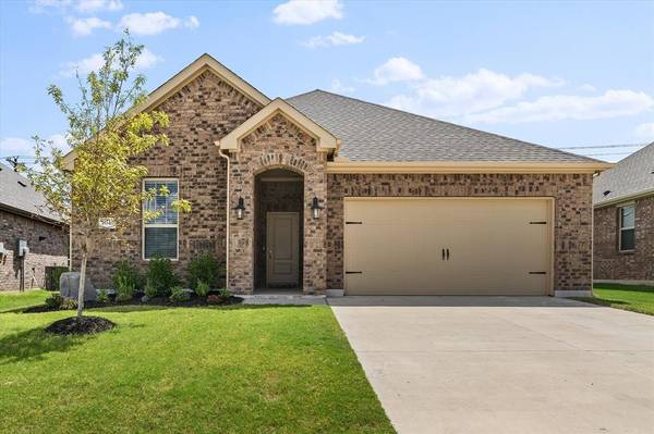 10540 Fountain Gate Street, Aubrey, TX 76227