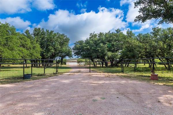 107 E County Road 418, Brady, TX 76825