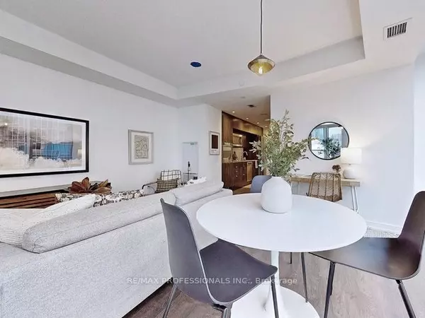 Toronto C01, ON M5J 0E1,10 York ST #2410