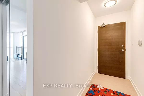 Toronto C01, ON M5V 4A9,21 Iceboat TER #1802