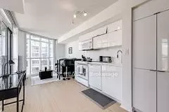 Toronto C01, ON M5V 4A9,21 Iceboat TER #1802