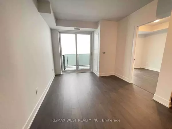 Oshawa, ON L1L 0K7,2550 Simcoe ST N #2104