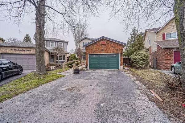 Whitby, ON L1N 8T8,34 Christaller CT #Lower