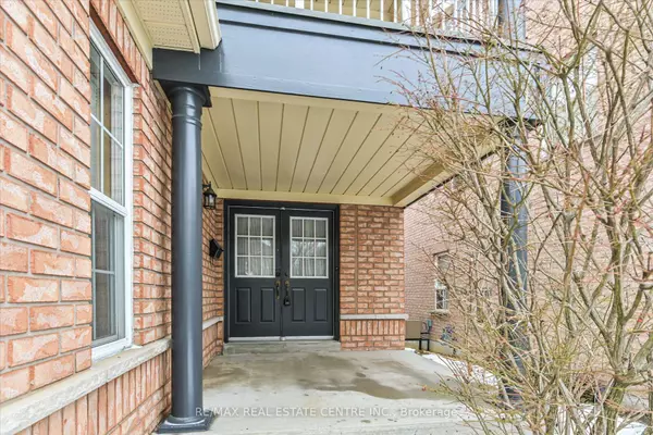 Whitby, ON L1R 2V6,49 Foothill ST