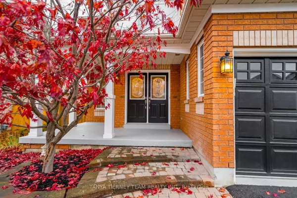 Whitby, ON L1M 2G8,30 Clair AVE