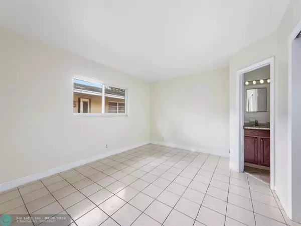 Pompano Beach, FL 33060,832 NE 12th Avenue  #1