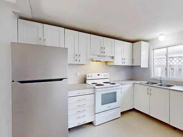 Barrie, ON L4M 5T3,96 Hickling TRL