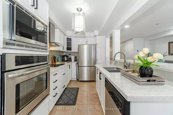 Brampton, ON L6R 3M7,16 Rockgarden TRL