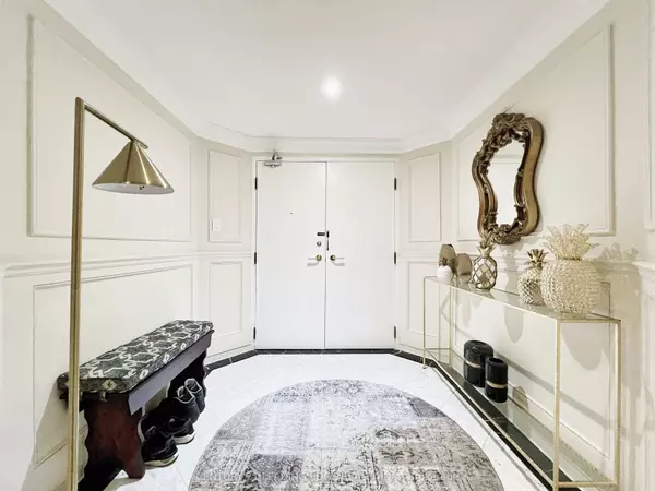 Toronto W06, ON M8V 2Z6,2045 Lakeshore BLVD #3503