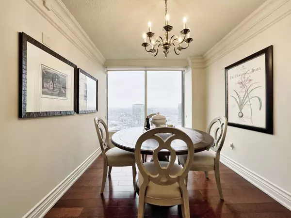 Toronto W06, ON M8V 2Z6,2045 Lakeshore BLVD #3503